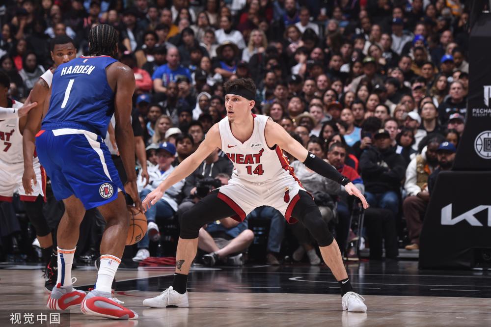 每次比赛都 每次比赛都