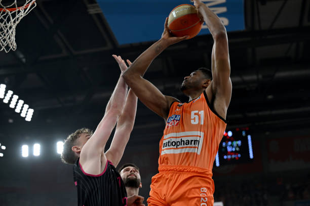 艰辛与挑战 艰辛与挑战