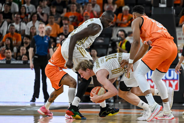 内多次击溃 内多次击溃