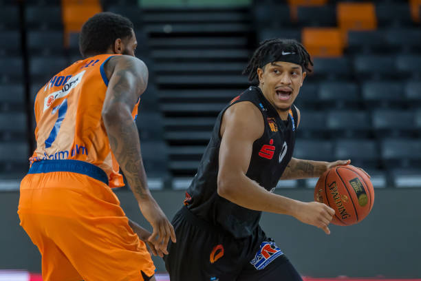 年的赛事更 年的赛事更