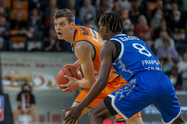 西班牙人通 西班牙人通